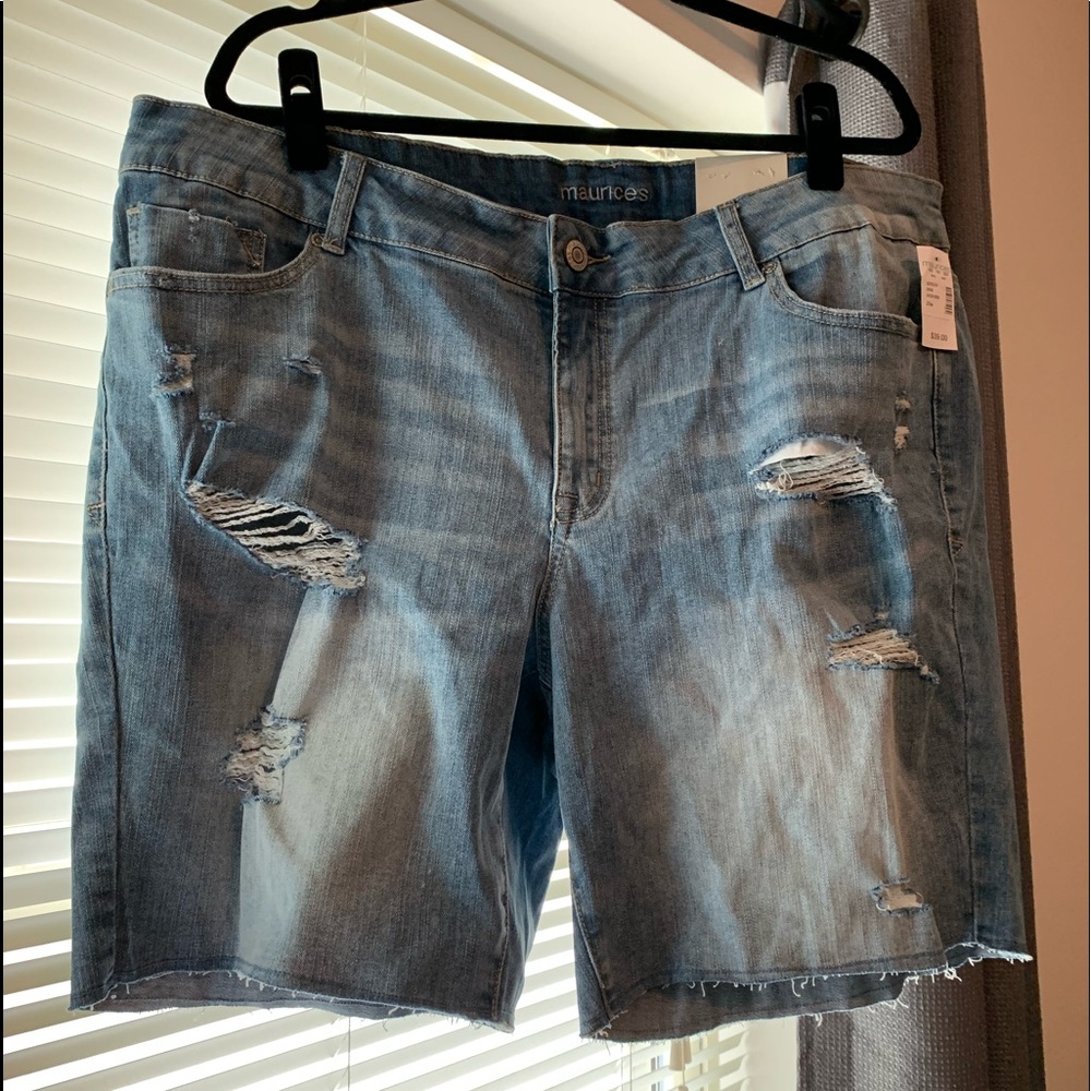 Maurices Mid Rose Bermuda Shorts